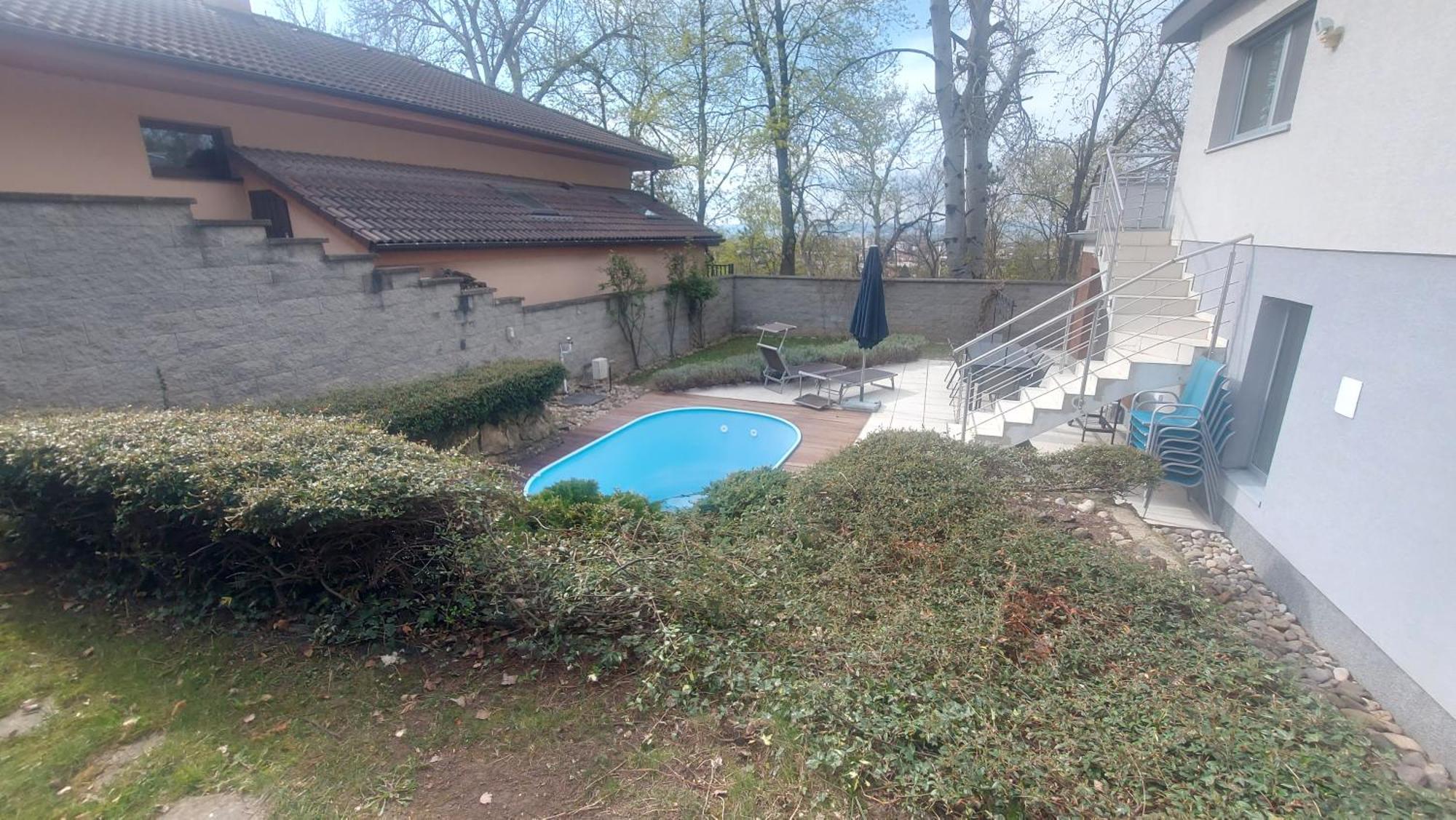 Dom Na Cervenej Vezi Villa Bánka Kültér fotó
